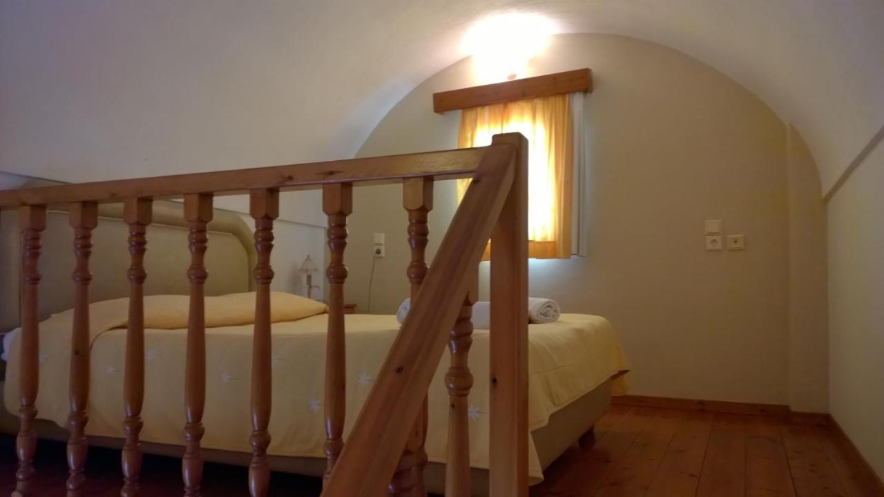 Anemomilos Suites Fira  Phòng bức ảnh