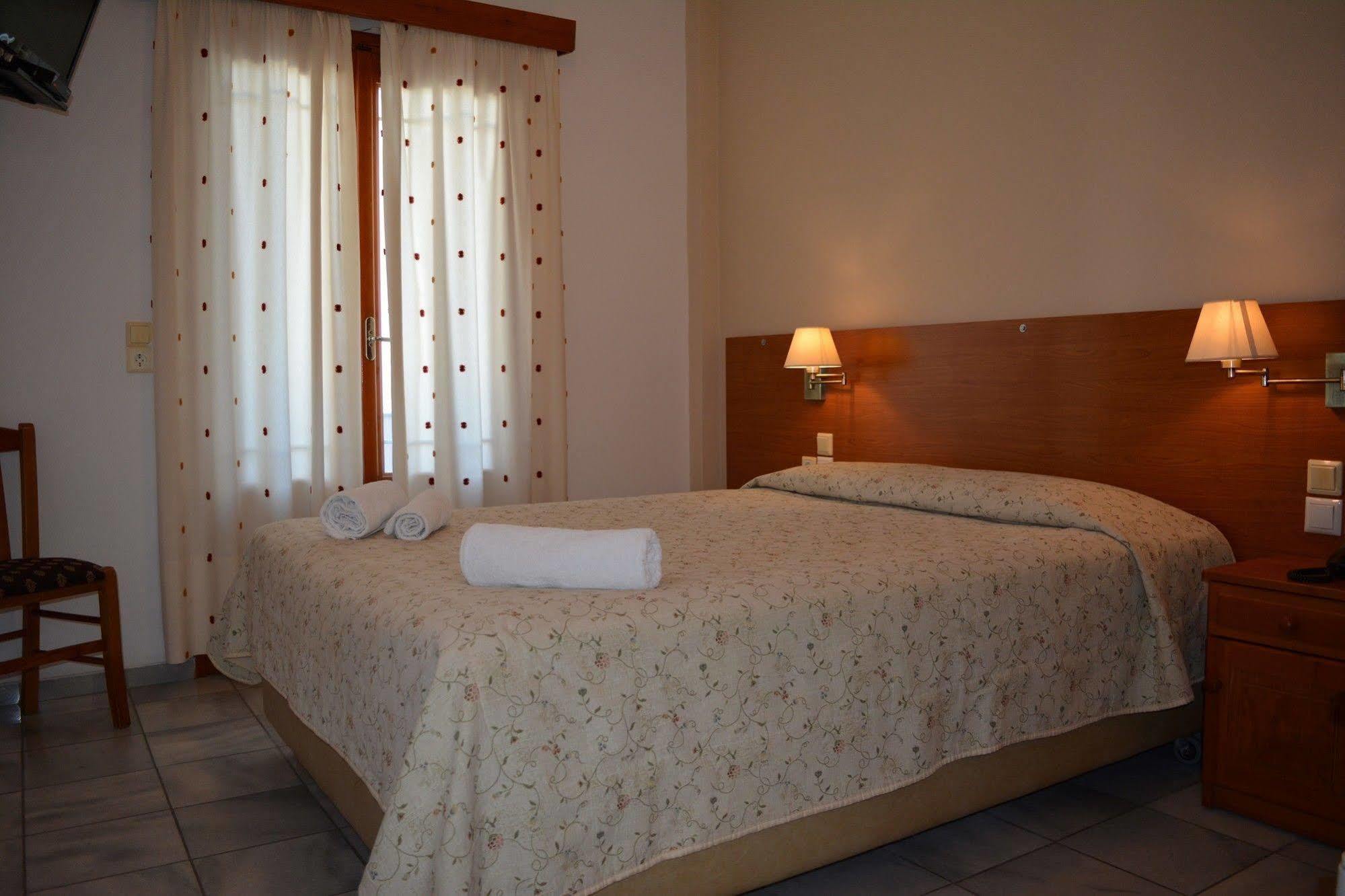 Anemomilos Suites Fira  Ngoại thất bức ảnh