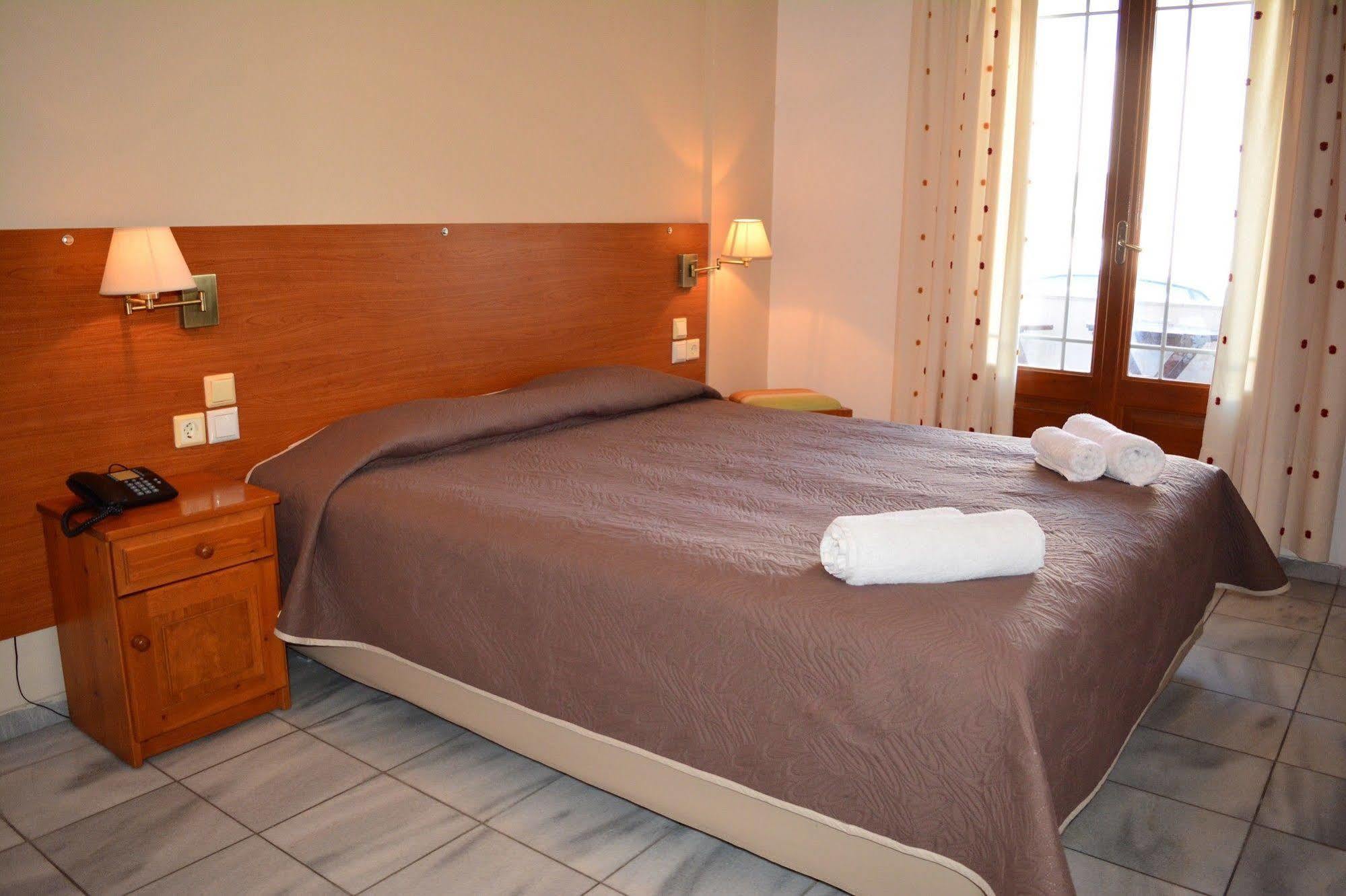 Anemomilos Suites Fira  Ngoại thất bức ảnh