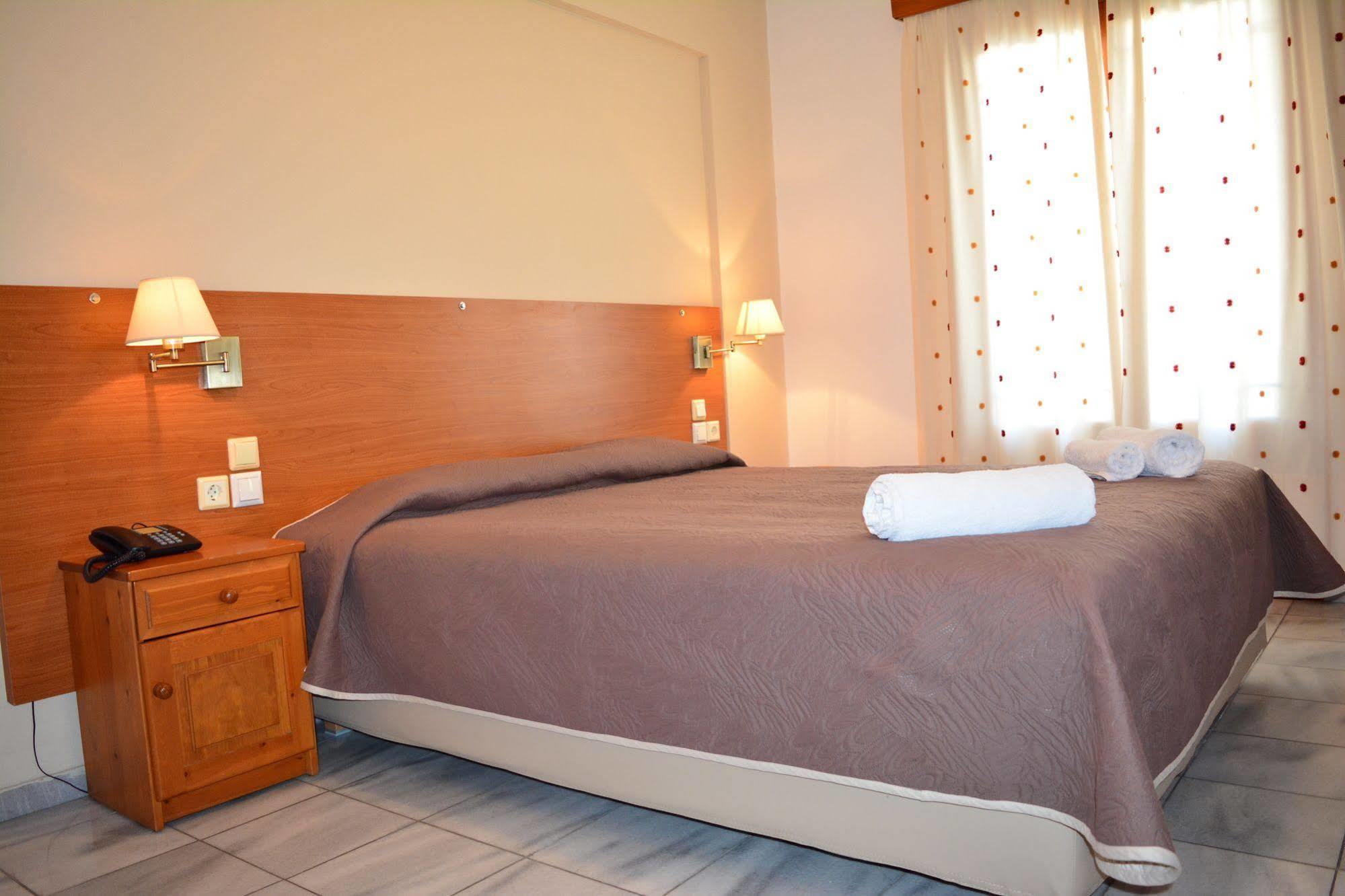 Anemomilos Suites Fira  Ngoại thất bức ảnh